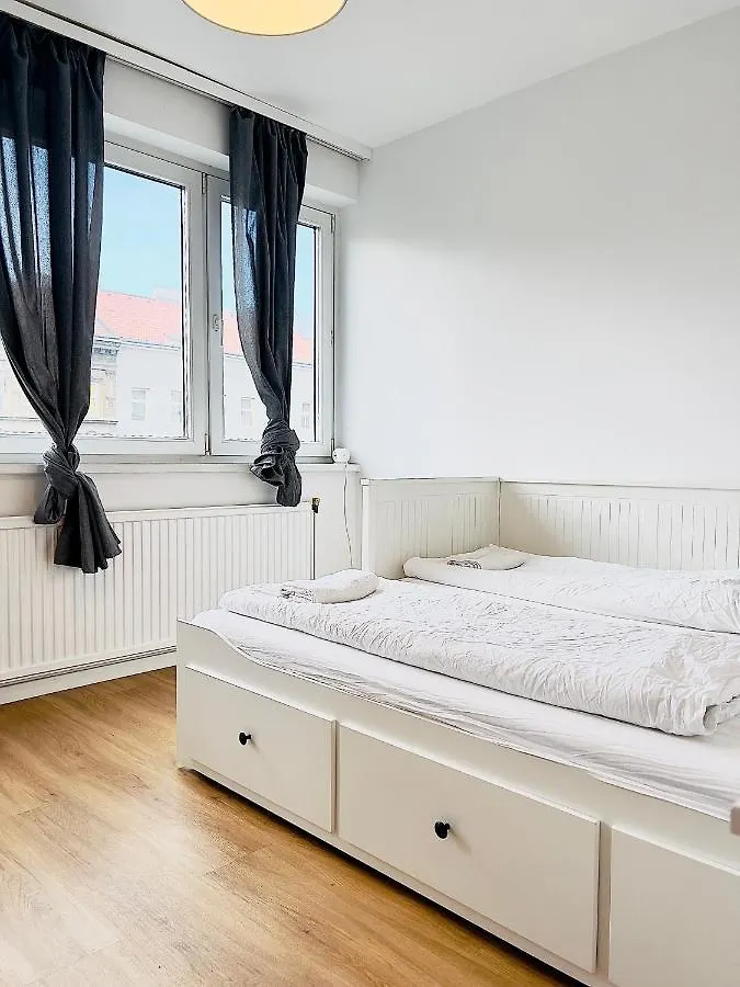 Hostel Central City Lofts Vienna